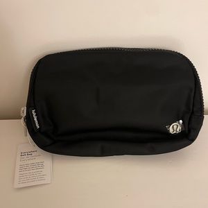 NWT Lululemon Everywhere Belt Bag Black